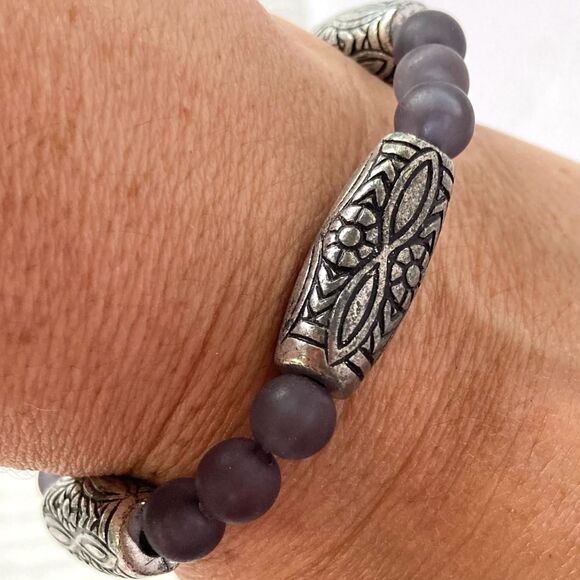 Infinity Bracelet Segmented Silvertone Statement Stretch Bracelet 8 Inches - Picture 2 of 12